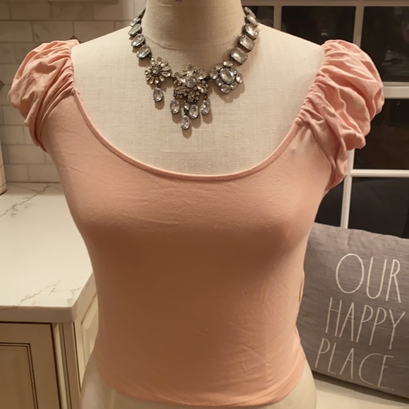NWT FOREVER 21 SOFT PINK CAP SLEEVE CROP TOP - Picture 3 of 11